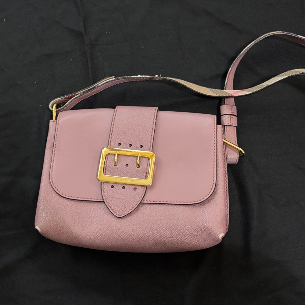 Burberry Dusty Pink Leather Crossbody Bag Gold Hardware - Picture 2 of 15